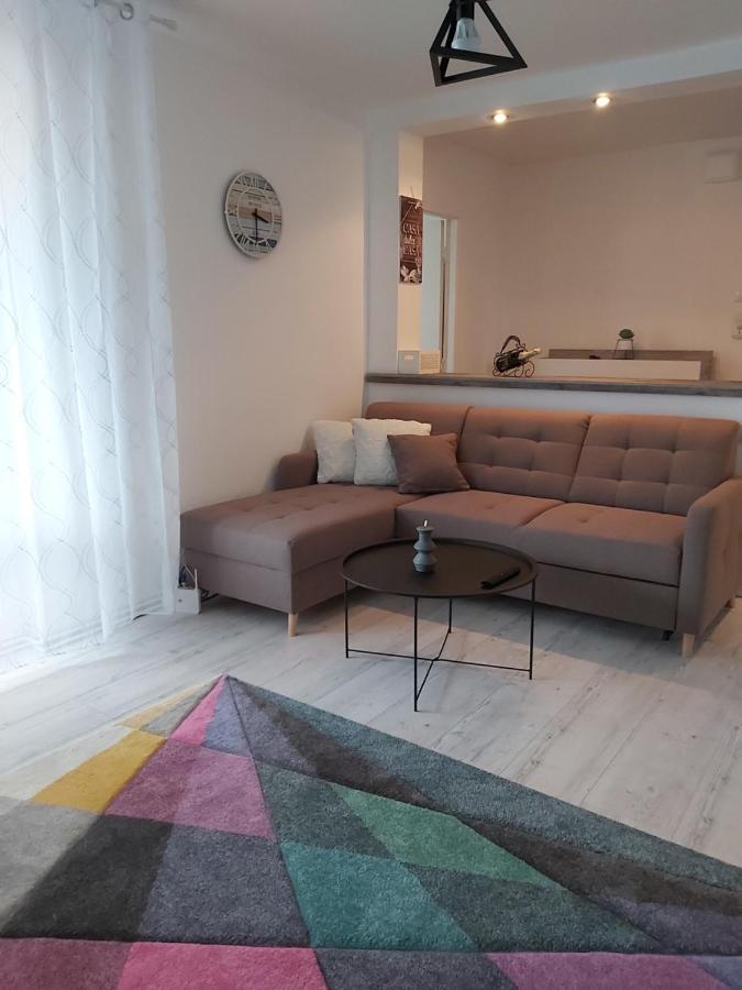 Chic Apartament เดวา ภายนอก รูปภาพ