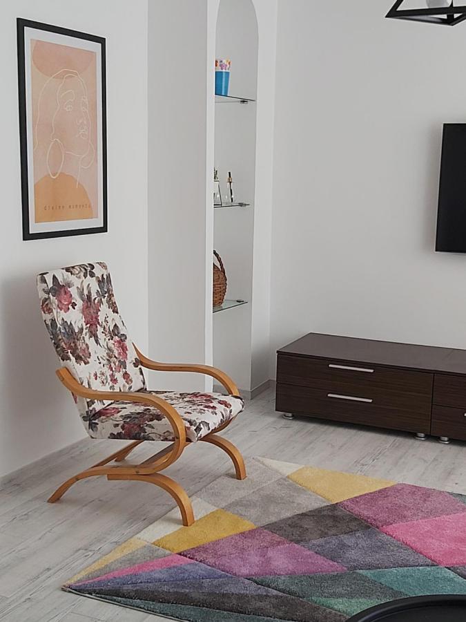 Chic Apartament เดวา ภายนอก รูปภาพ
